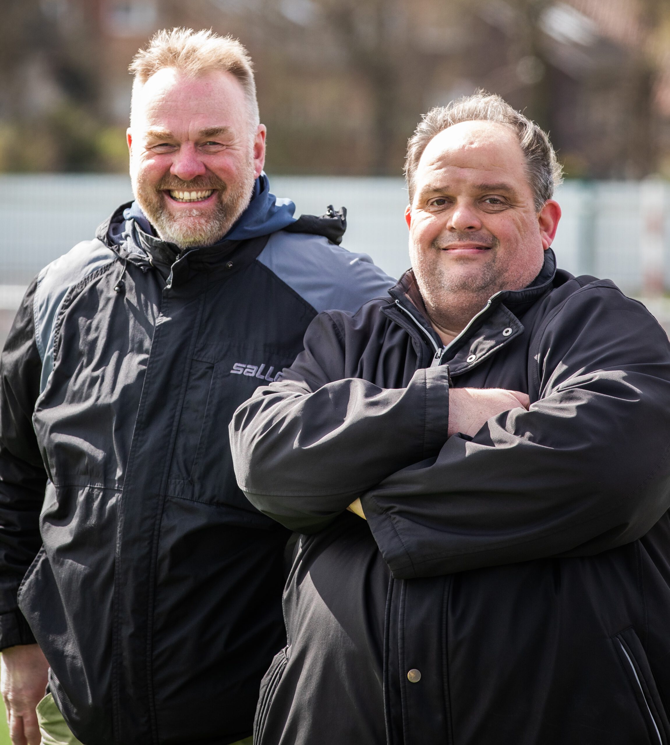Michael Exner und Sven Hage als Trainer am Fußballplatz